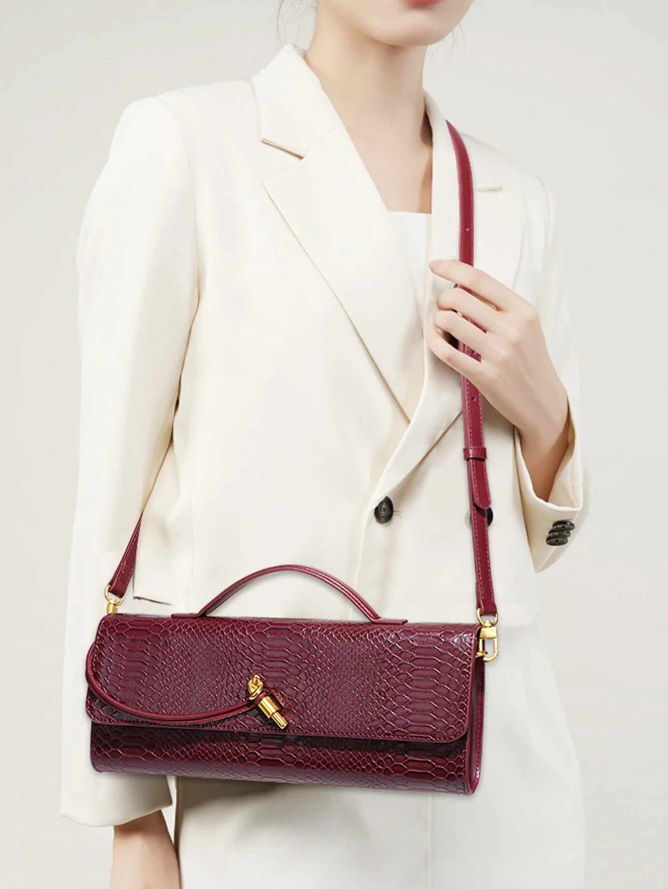 Burgundy bag cherry red envelope wine red envelope upscale new handbag European and American fashion crocodile flip hand organ b